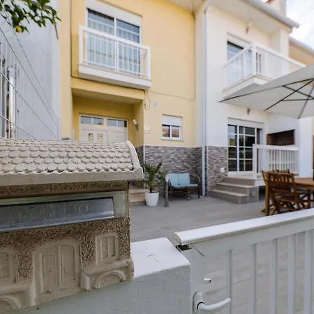 Moradia Chicharro Гостевой дом Назаре