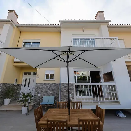 Moradia Chicharro * Назаре