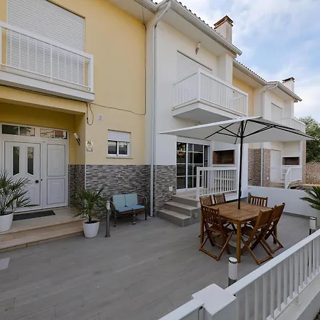 Moradia Chicharro Гостевой дом