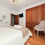 Moradia Chicharro * Назаре