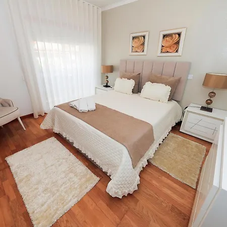 Casa de hóspedes Moradia Chicharro Nazaré