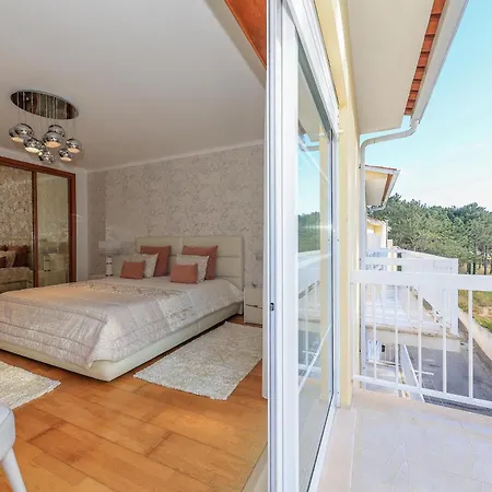 Moradia Chicharro 纳扎雷