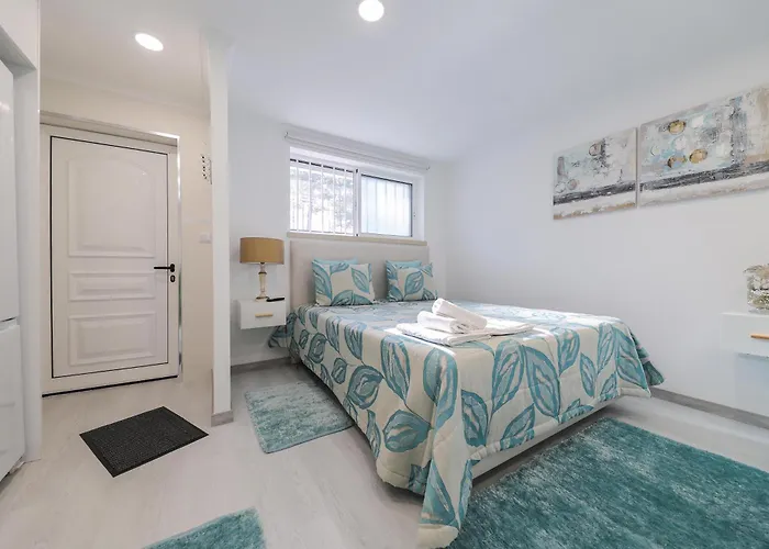 Moradia Chicharro Гостевой дом *