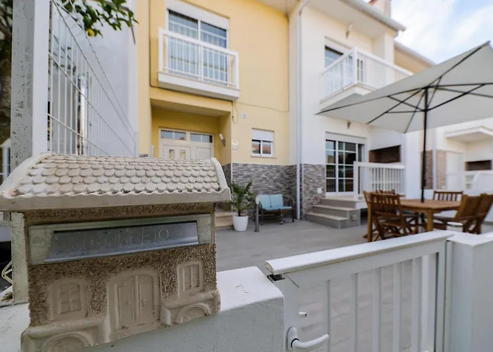 Moradia Chicharro Гостевой дом Назаре