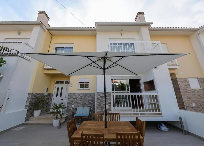 Moradia Chicharro * Назаре