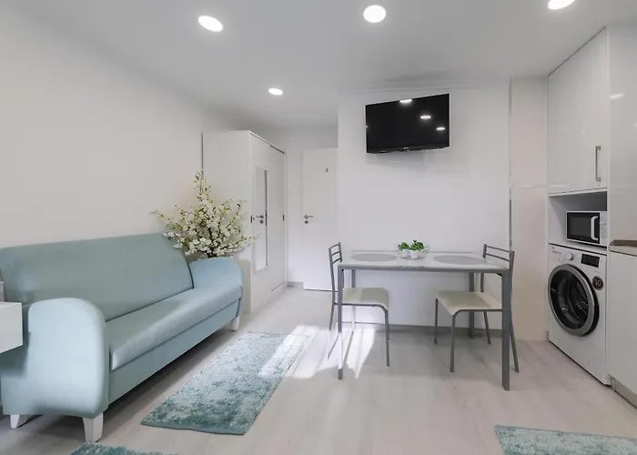 Moradia Chicharro * Назаре