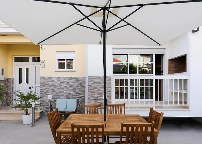 Moradia Chicharro Гостевой дом