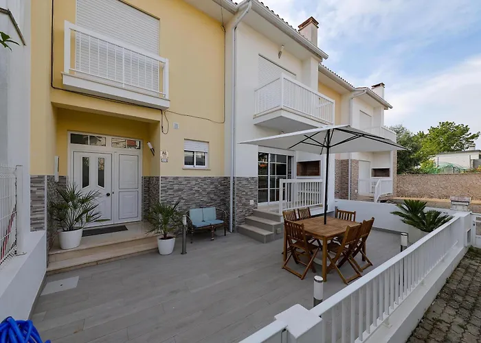 Moradia Chicharro Гостевой дом